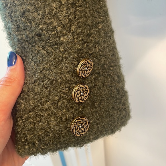 Cropped preppy jacket in a teddy material - Picture 4 of 4